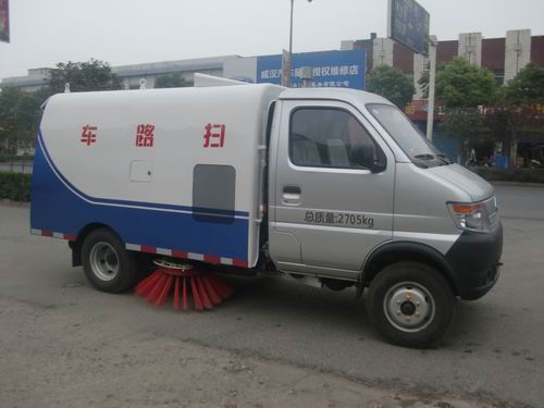 長(zhǎng)安掃路車